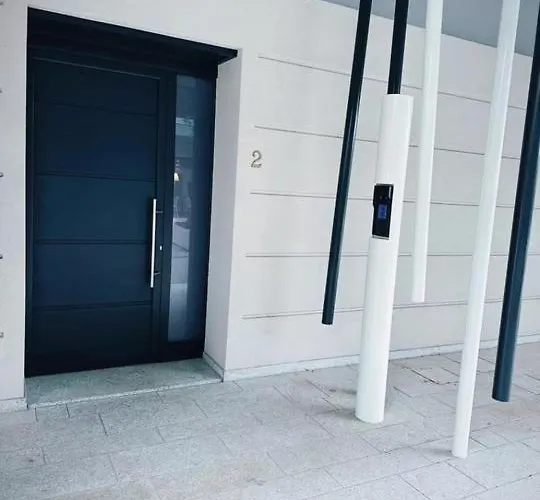 アパート Guerinis House